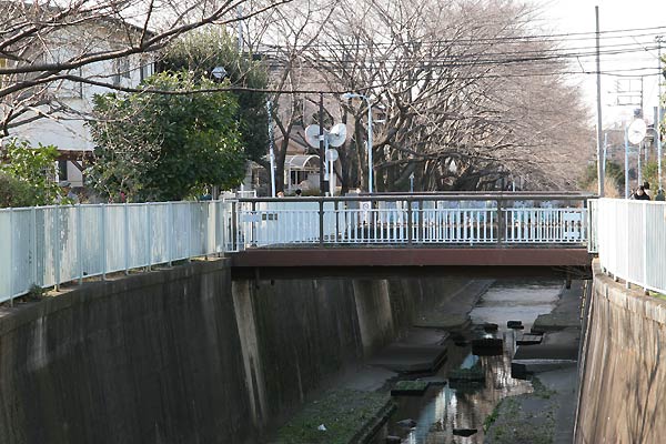 宮下人道橋